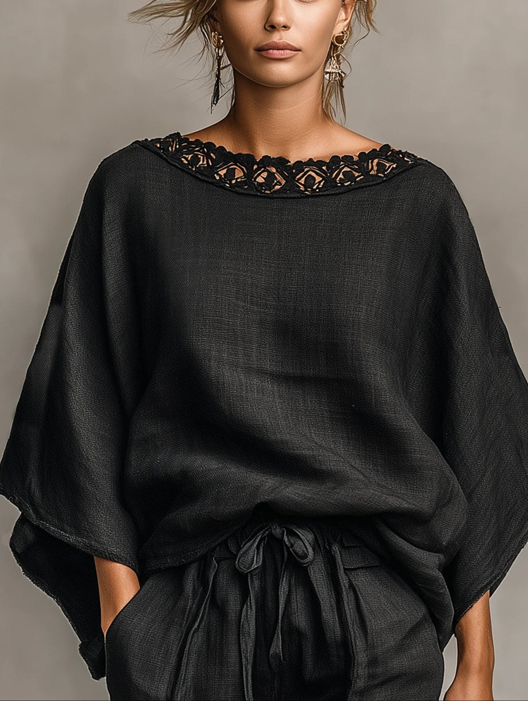 Conjunto de Blusa de Encaje Lila con Cuello Barco y Shorts