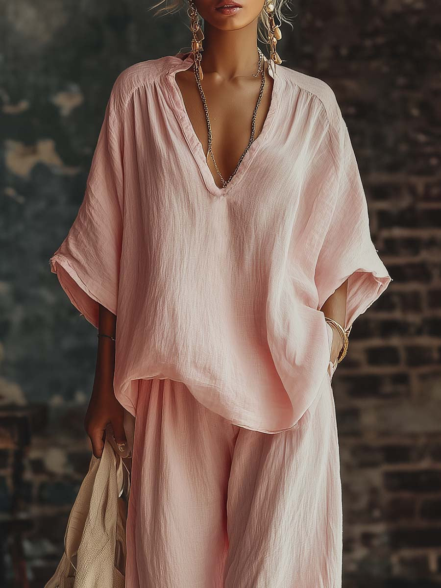 "Conjunto de Camisa y Pantalones con Escote en V de Samantha" podría reescribirse como: "Set de Camisa y Pantalones con Escote en V de Samantha".