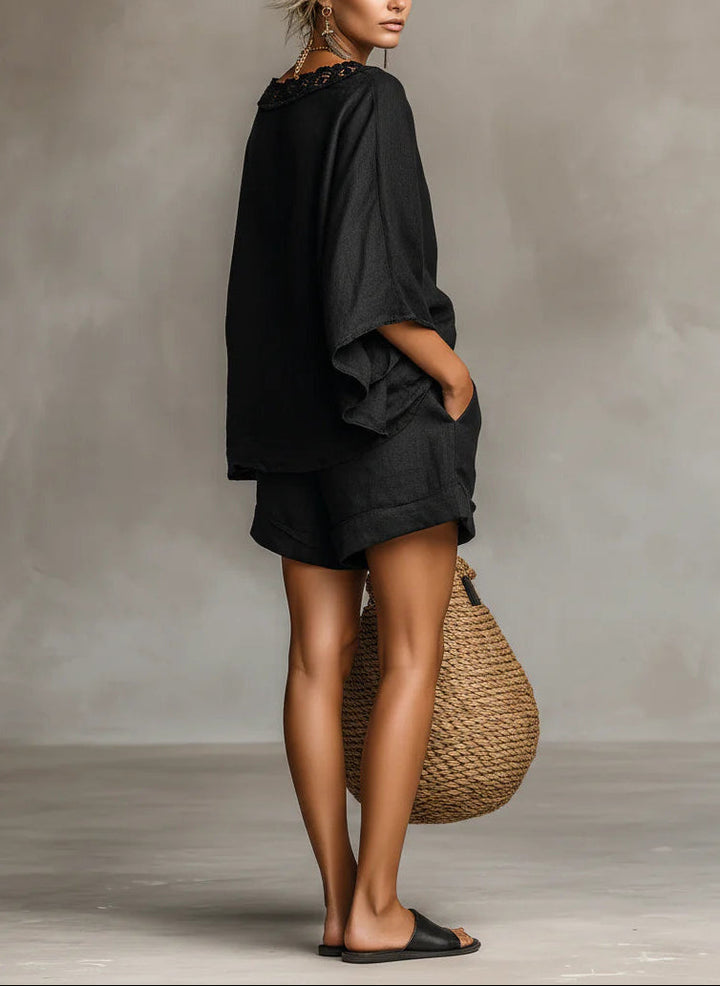 Conjunto de Blusa de Encaje Lila con Cuello Barco y Shorts