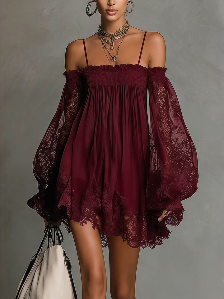 Noemi | Vestido mini de gasa azul marino con escote off-the-shoulder, detalles de encaje y mangas transparentes