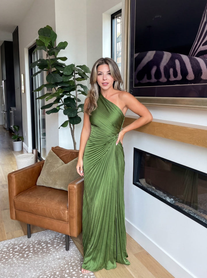 Aurelia – Vestido Plisado de Un Solo Hombro