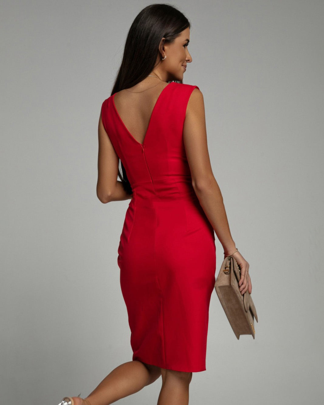 El Vestido Midi Nadinee con Escote en V