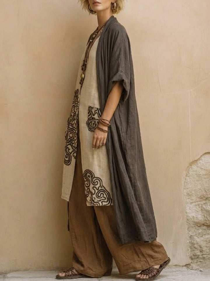 Giulia - Conjunto Bohemio de Tres Piezas en Tonos Oscuros de Gris y Marrón con Diseño Tribal
