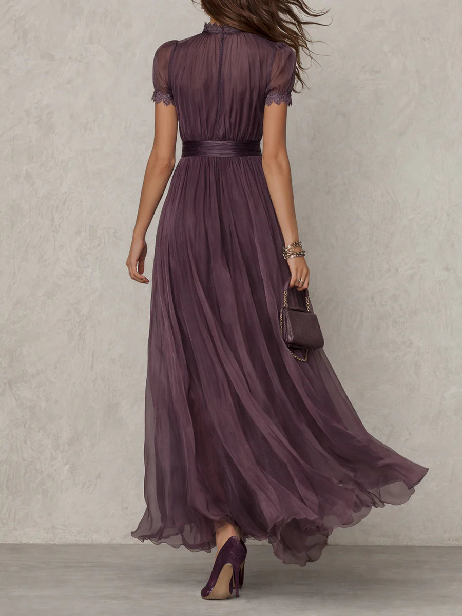 Flavia | Sofisticado vestido maxi de gasa morada con abertura
