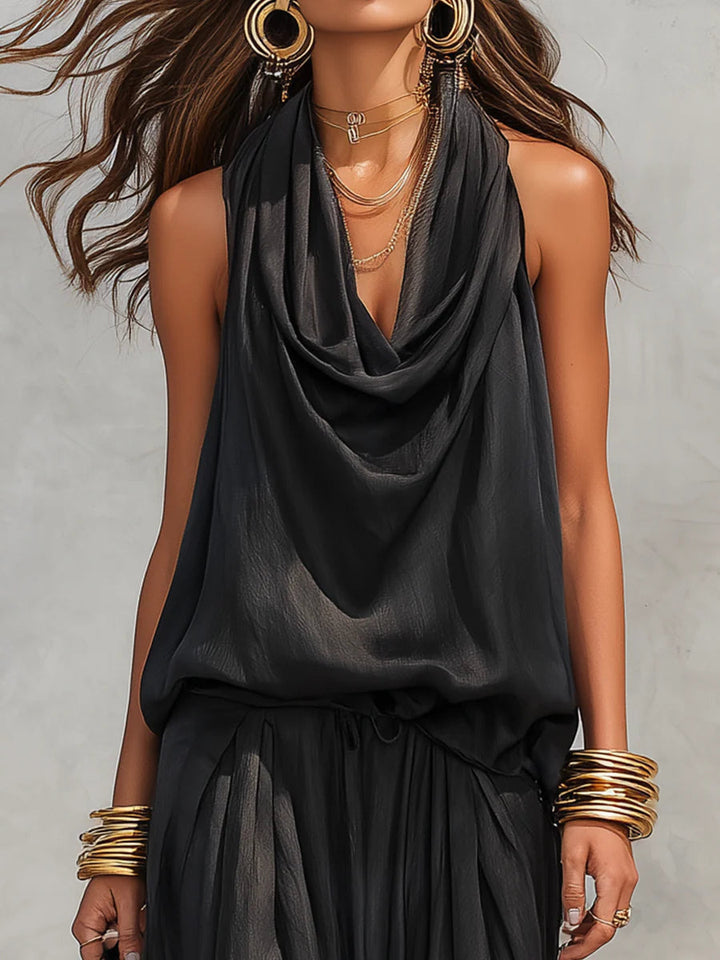Conjunto de Top Halter y Pantalones Plisados