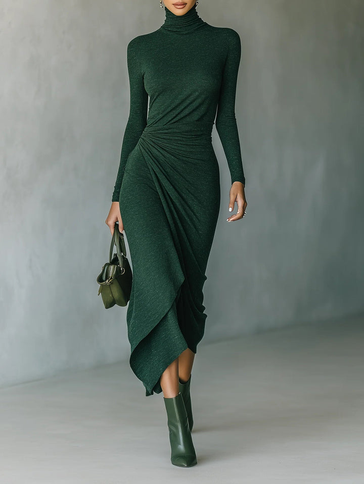 Lenora - Vestido midi asimétrico con drapeados y cuello alto en color verde oscuro