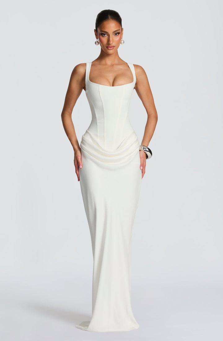 Luna · Vestido maxi con escote cuadrado