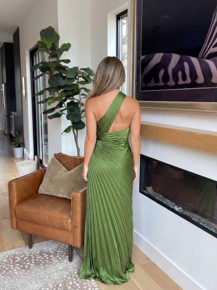 Aurelia – Vestido Plisado de Un Solo Hombro