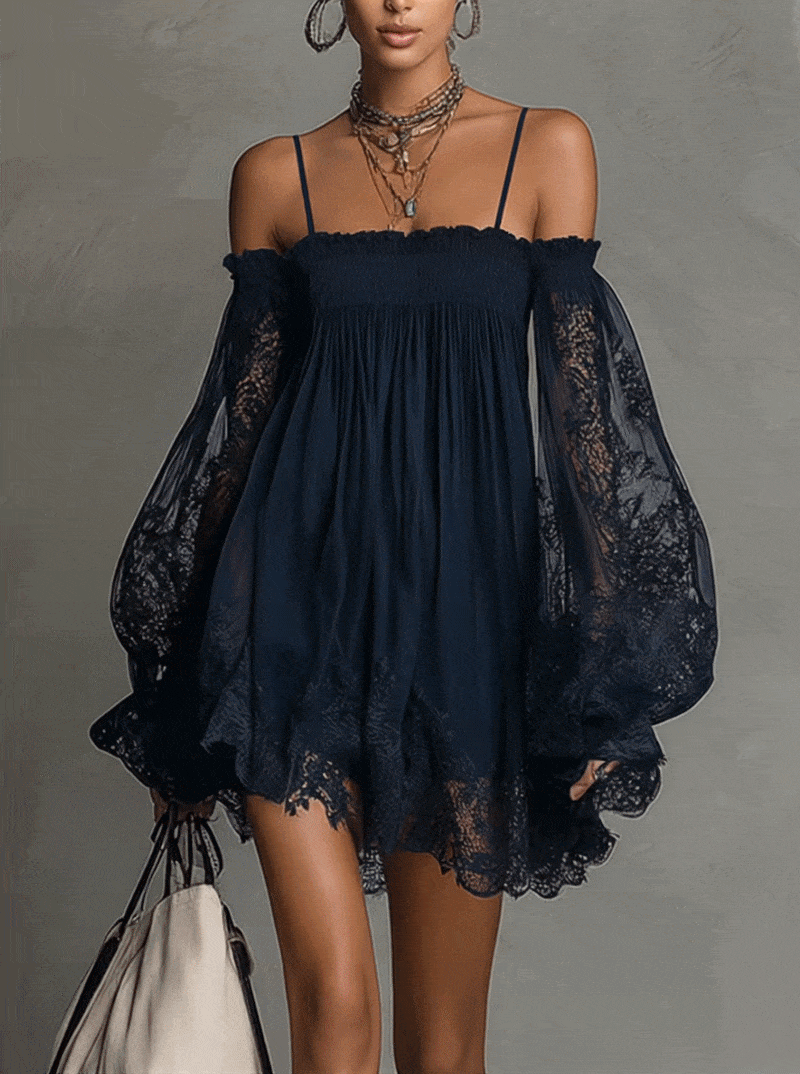 Noemi | Vestido mini de gasa azul marino con escote off-the-shoulder, detalles de encaje y mangas transparentes