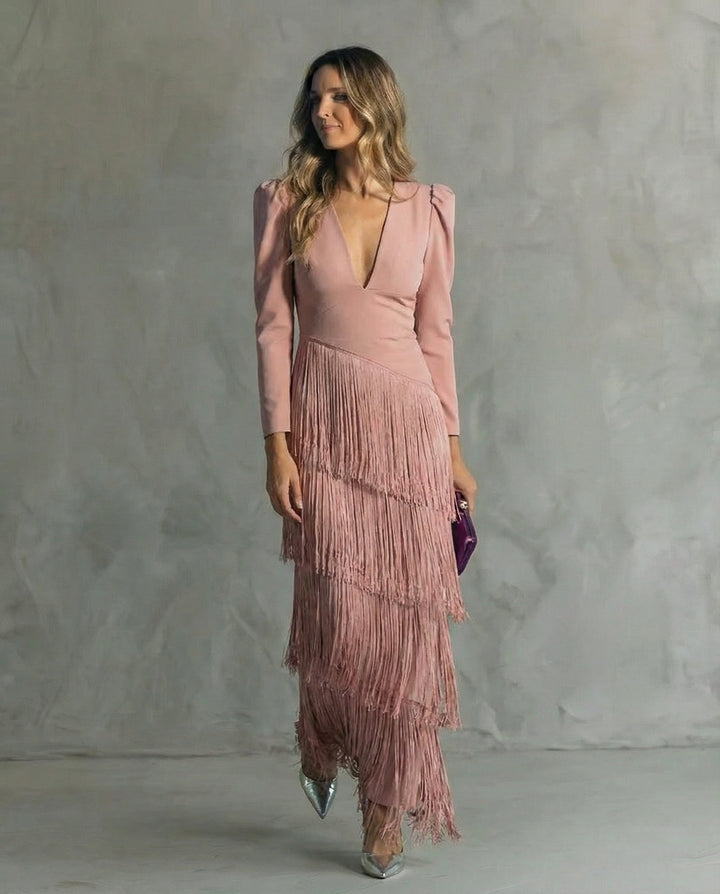 Chiara – Vestido Sofisticado con Mangas de Flecos