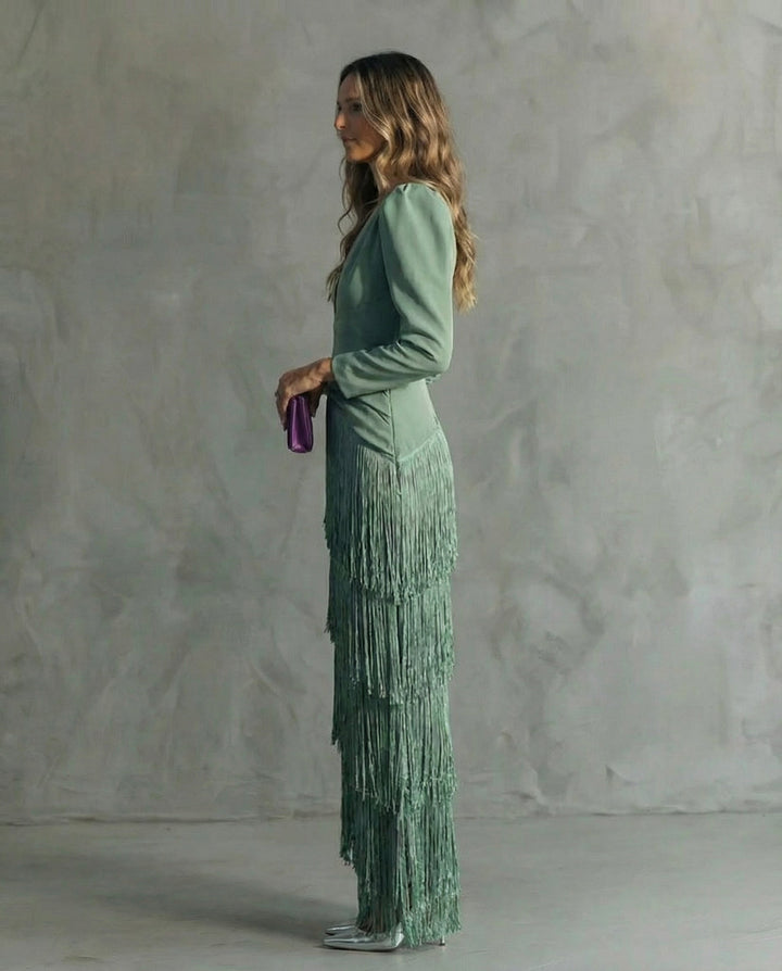 Chiara – Vestido Sofisticado con Mangas de Flecos